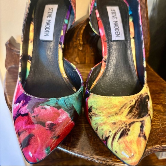 Steve Madden| Fab Vibrant Multicolour Floral Patent Leather 4” Heels Sz 6 - Picture 3 of 5